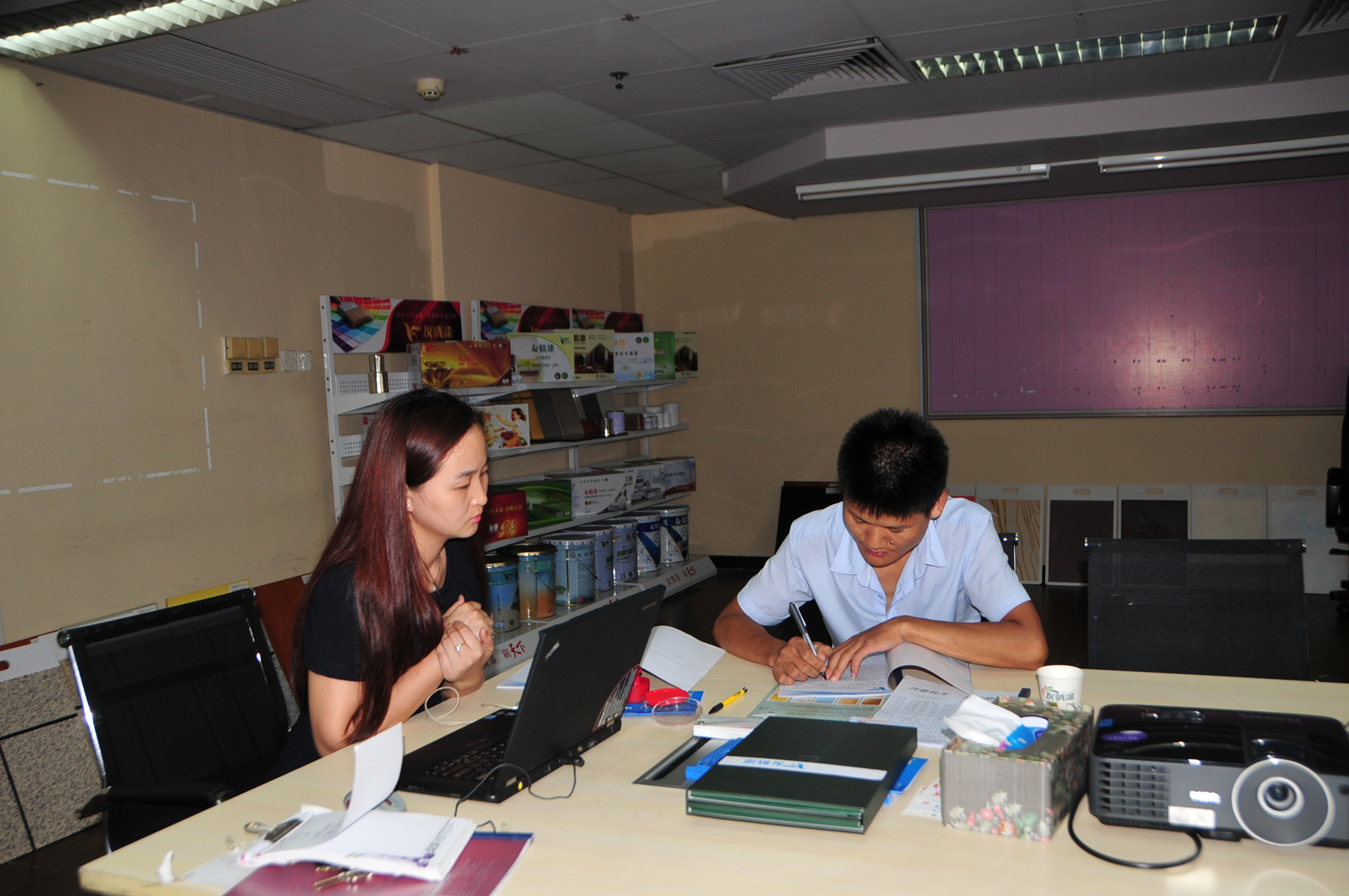 客戶信任支持,激勵友情漆追求不已 客戶信任支持,激勵友情漆追求不已