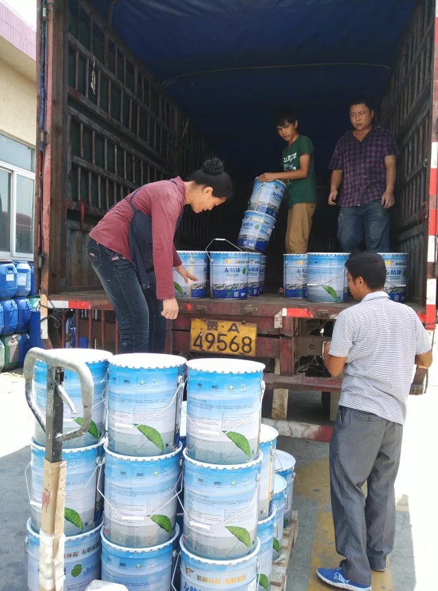 友情漆上下同心備貨金秋旺季 友情漆上下同心備貨金秋旺季